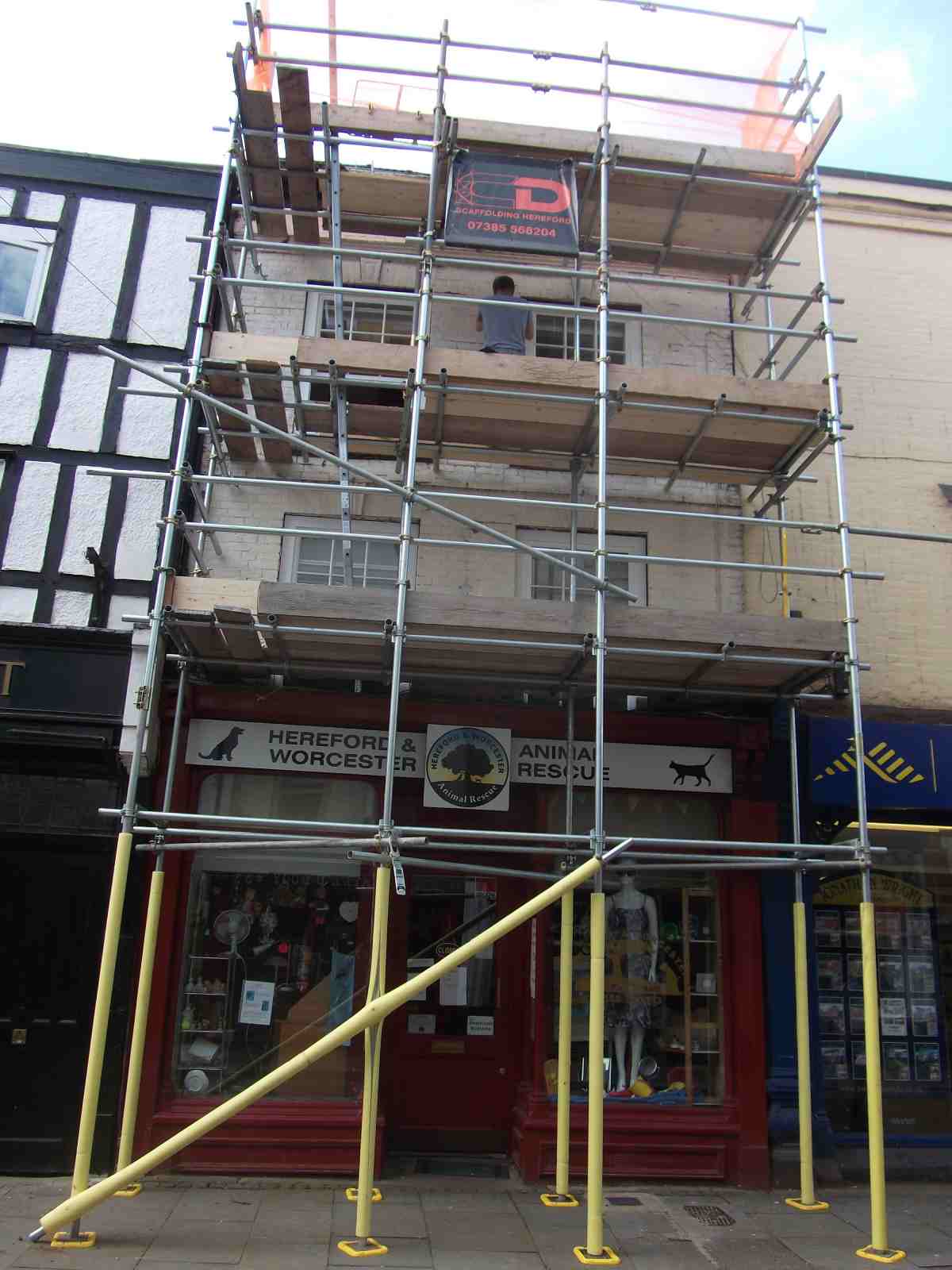 Building scaffolding